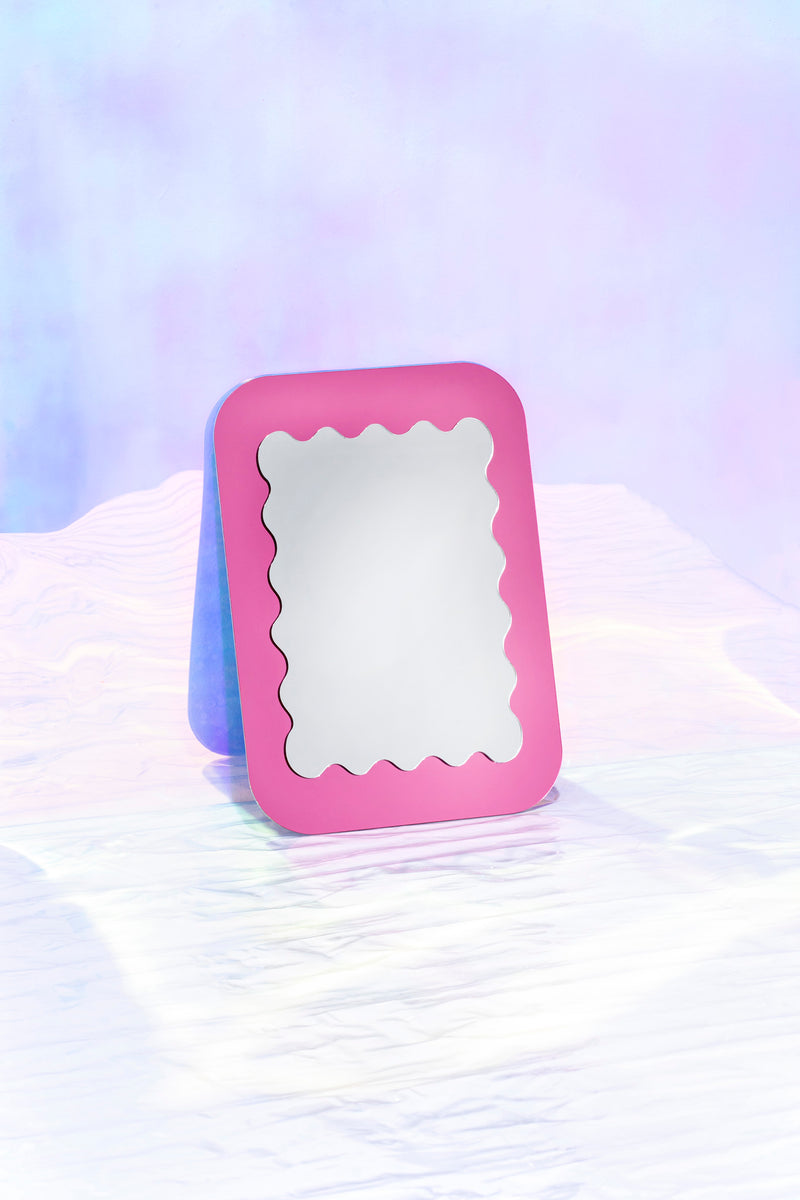Wavy Mirror - shiny pink